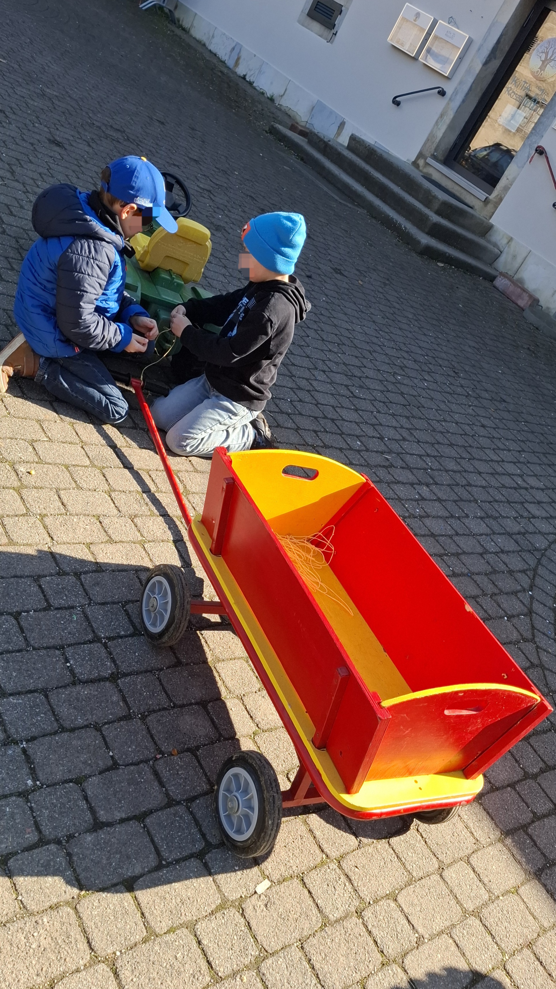 Fasnachtswagen spielen